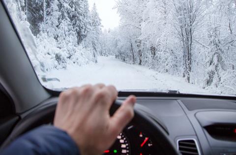 رانندگی ایمن در برف و یخ با خودروی دیفرانسیل جلو